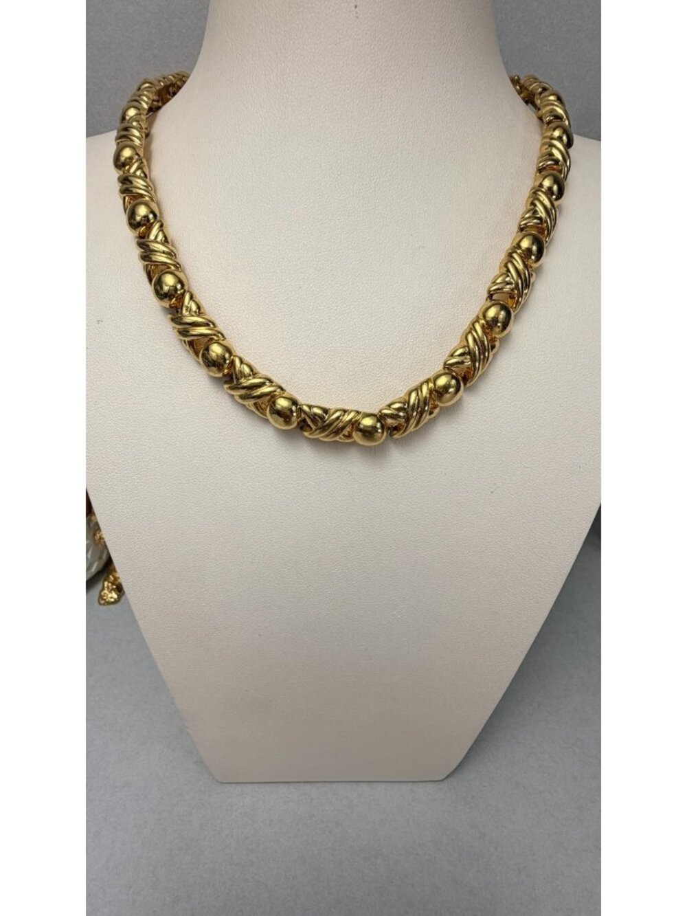 Vintage 80s Gold Tone Beaded Twist Link Necklace Vintage Elegant Chunky Chain